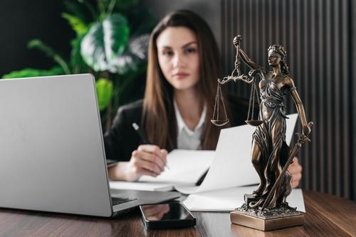 Avocat pour la contribution aux charges du mariage à Évry